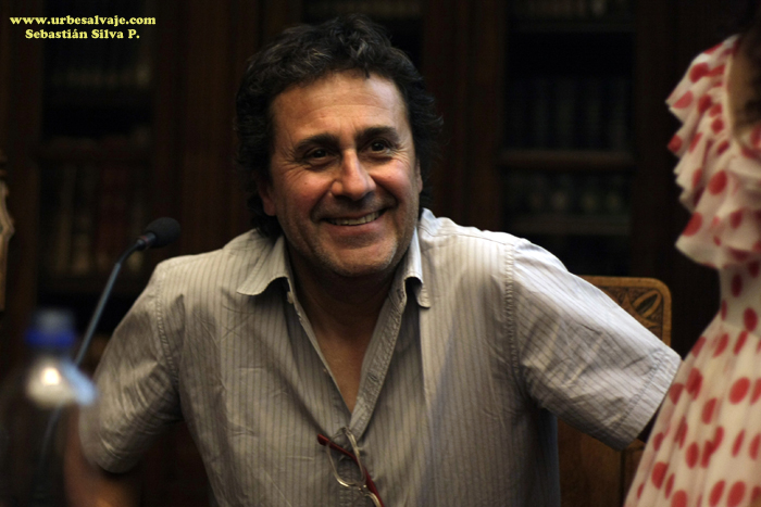 «Necrosis» del Muro de la Memoria en el Puente Bulnes.